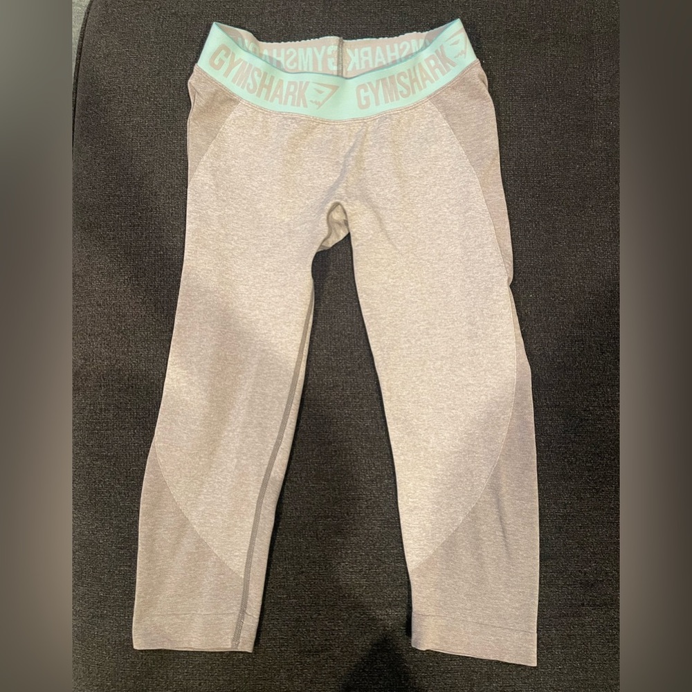 ✨SOLD✨Gymshark cropped workout leggings